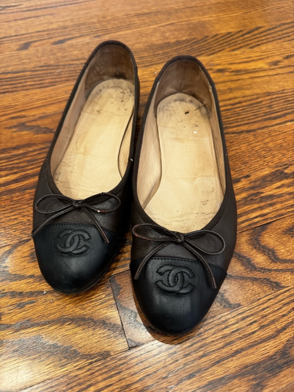 Chanel ballet flats cap toe
